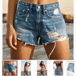 UO BDG Essential Mid Rise Distressed Shorts